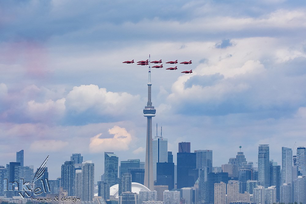 Art prints-aircraft, Red Arrows; Hawk T1, flying over Toronto ON